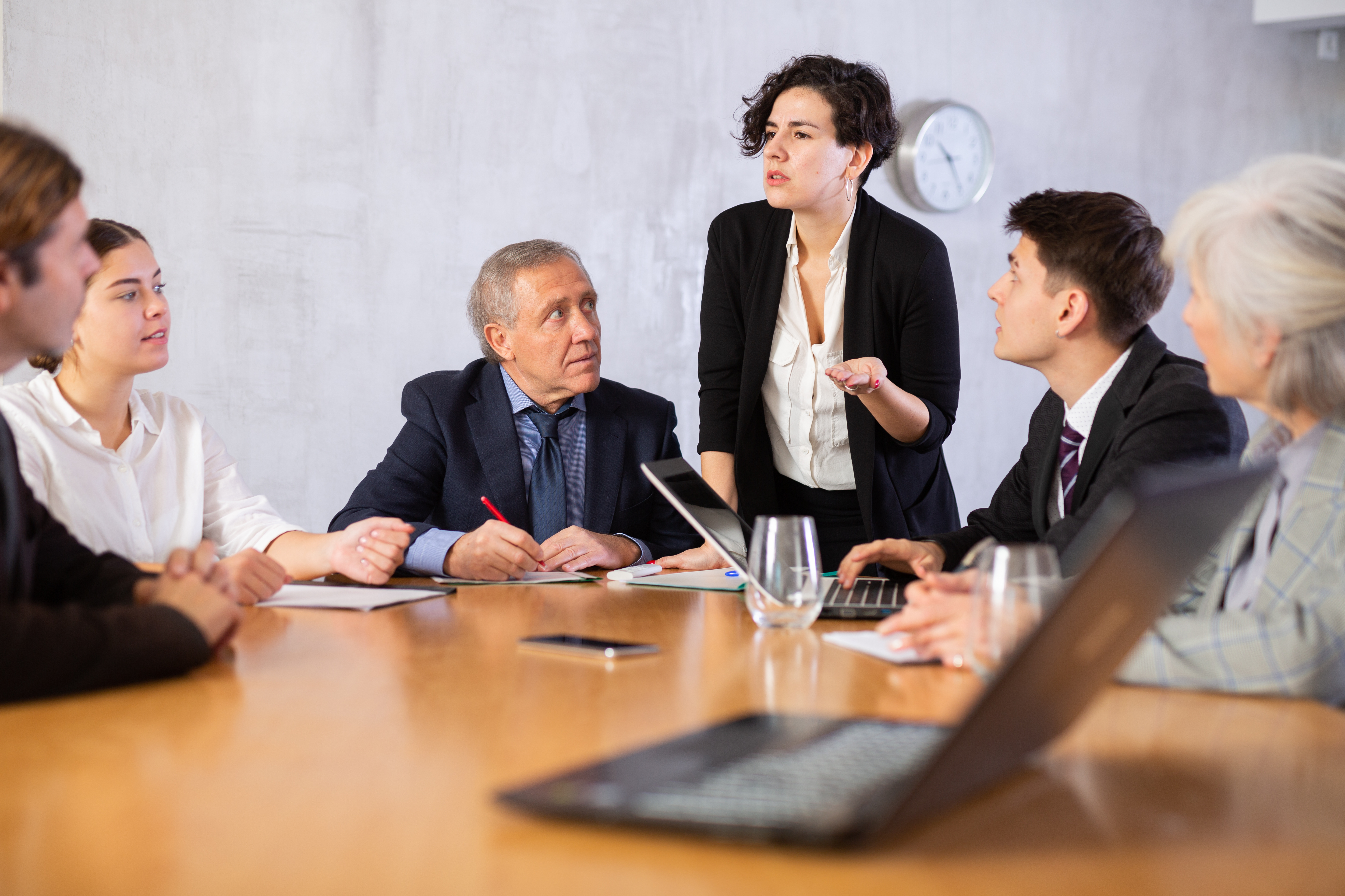 Réunion de partenaires professionnels