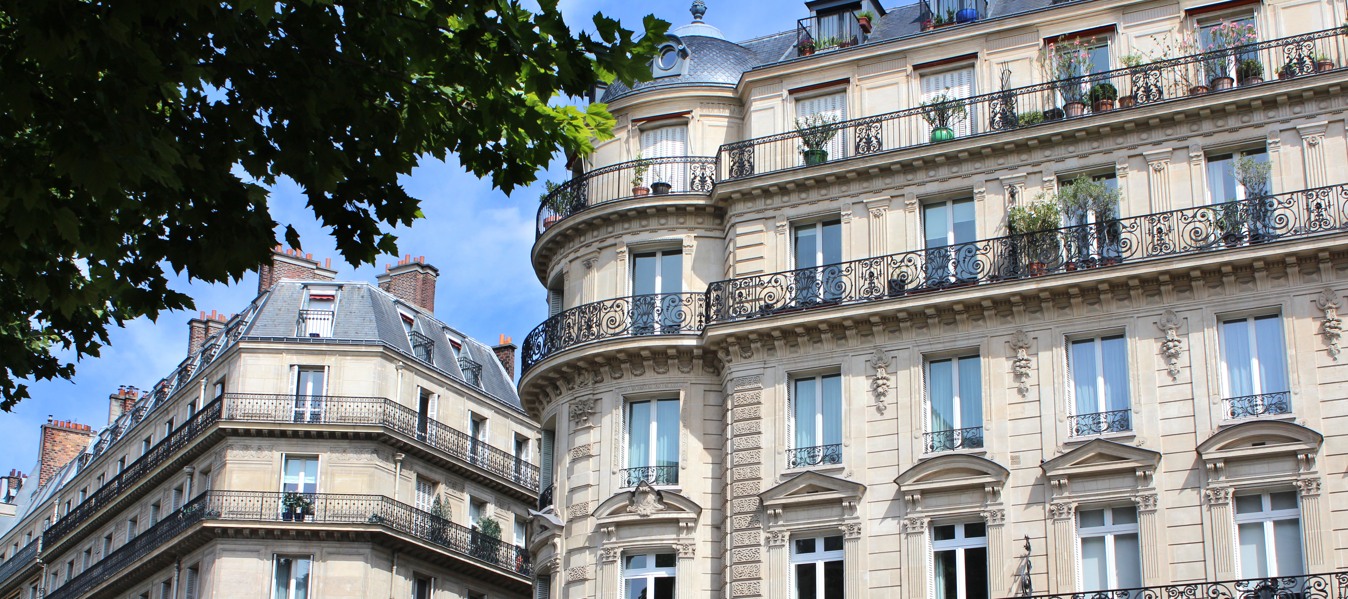 Façade d'immeuble à Paris